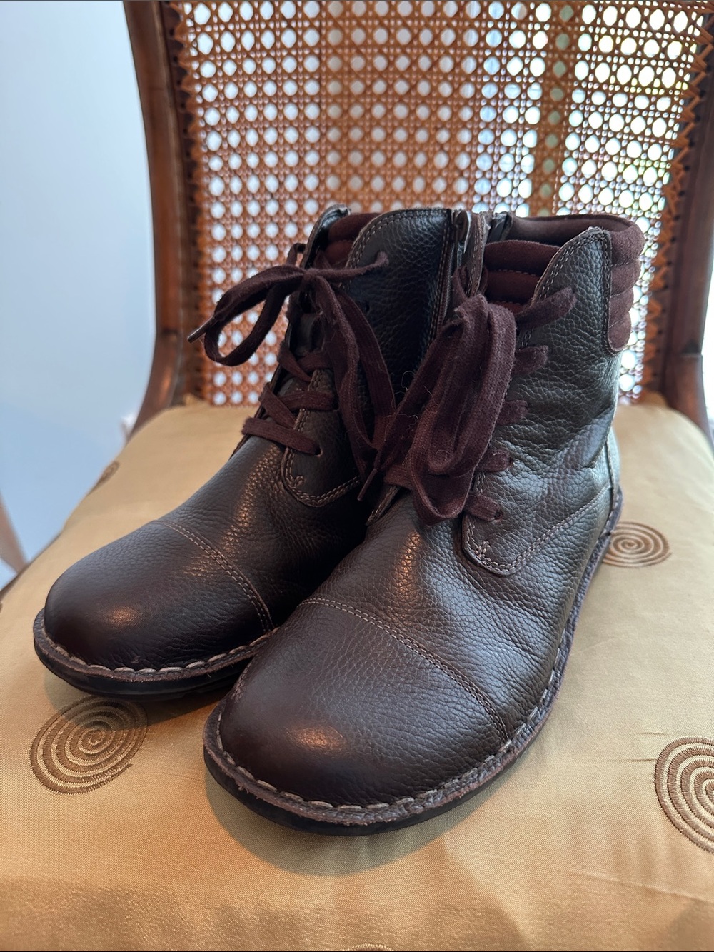 Clarks Ladies Leather Zip/Lace Ankle Boots Size 6 1/2 Whistle Bea Pebble Brown